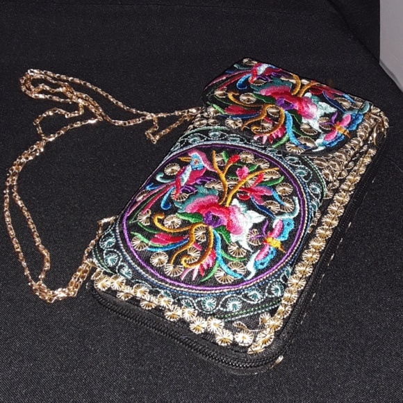 BOHEMIAN WALLET/WRISTLET - Picture 4 of 6